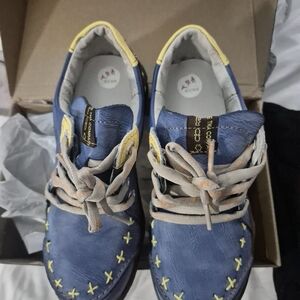 TMA Eyes Blue and Yellow Casual Lace-Up Sneakers
